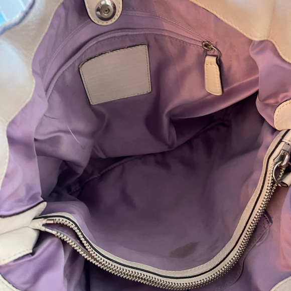 Authentic lavender and white/cream Coach Bag - Picture 3 of 6